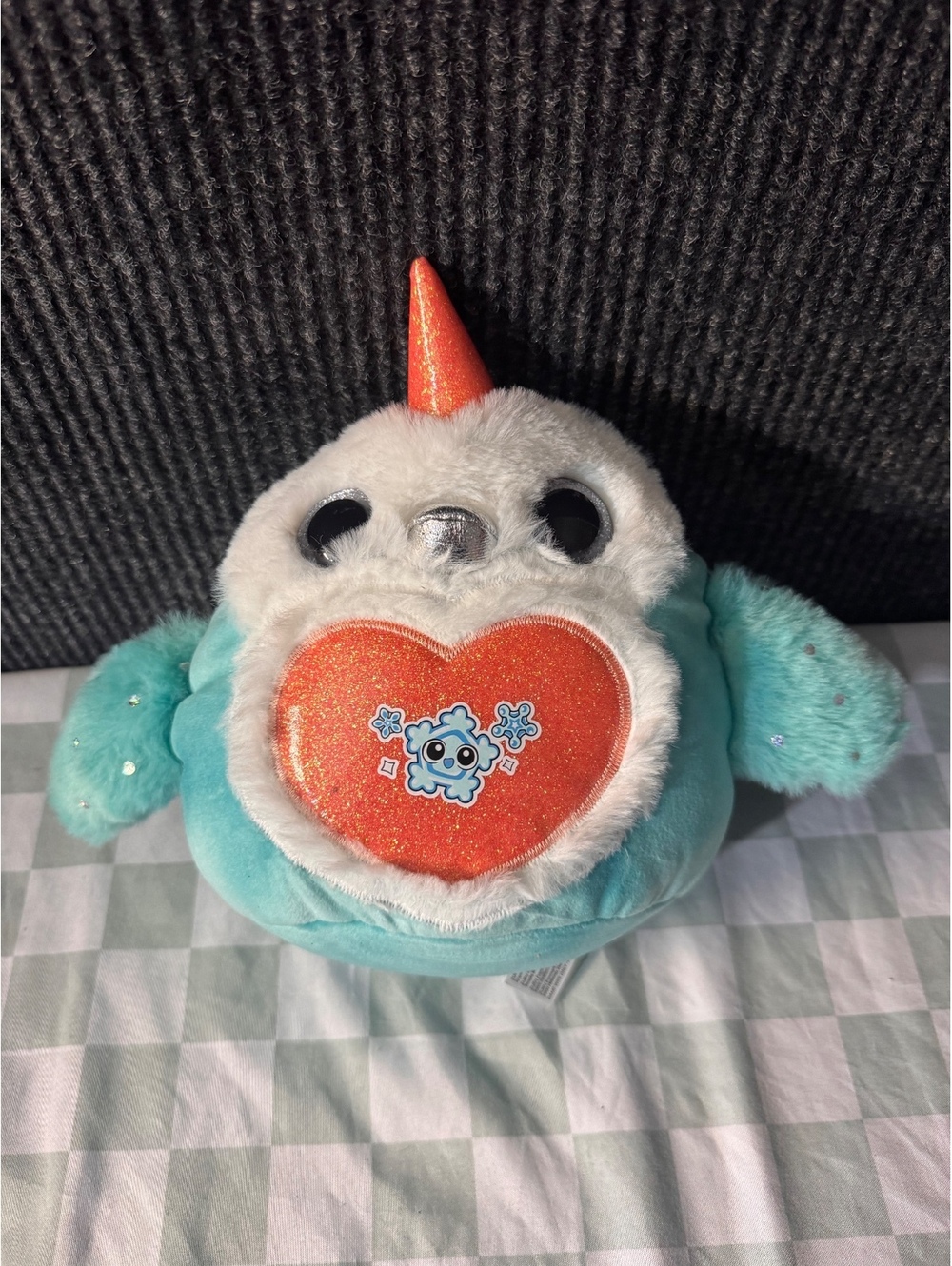ZURU Rainbocorns Eggzania Frozen Collection Icy-Hoo Snowy Owl